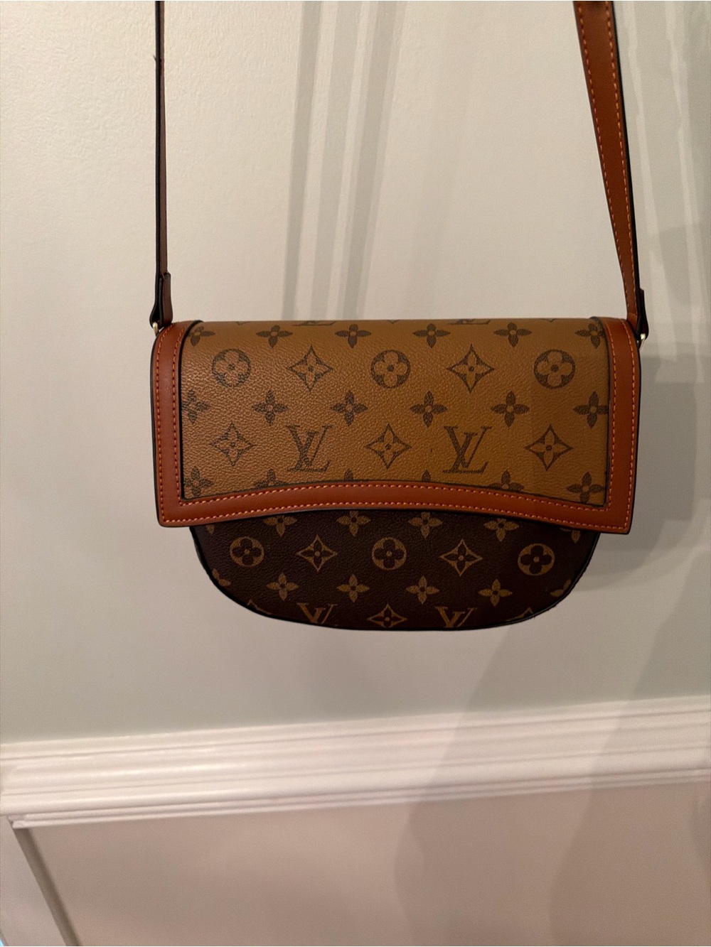 Monogram Purse with strap. Very Good Condition! - Picture 11 of 11